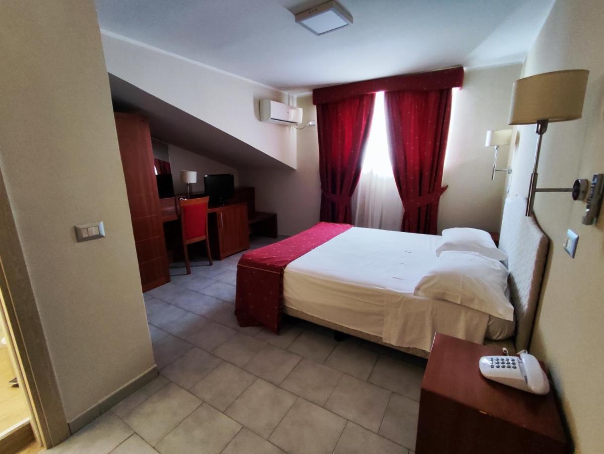 Pisani Hotel San Nicola La Strada Kültér fotó
