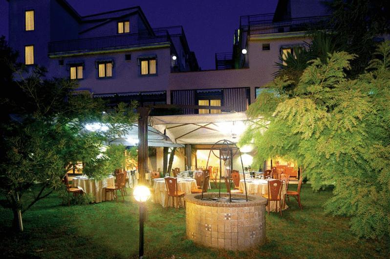 Pisani Hotel San Nicola La Strada Kültér fotó