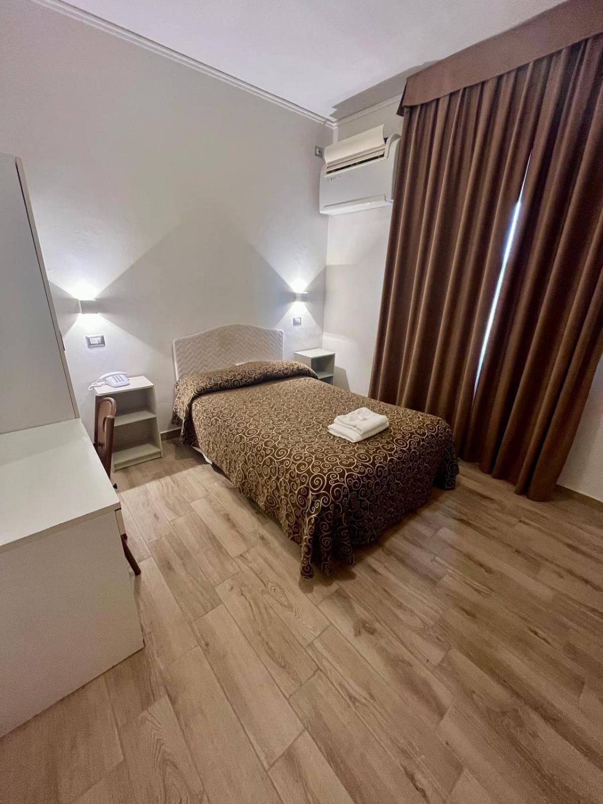 Pisani Hotel San Nicola La Strada Kültér fotó