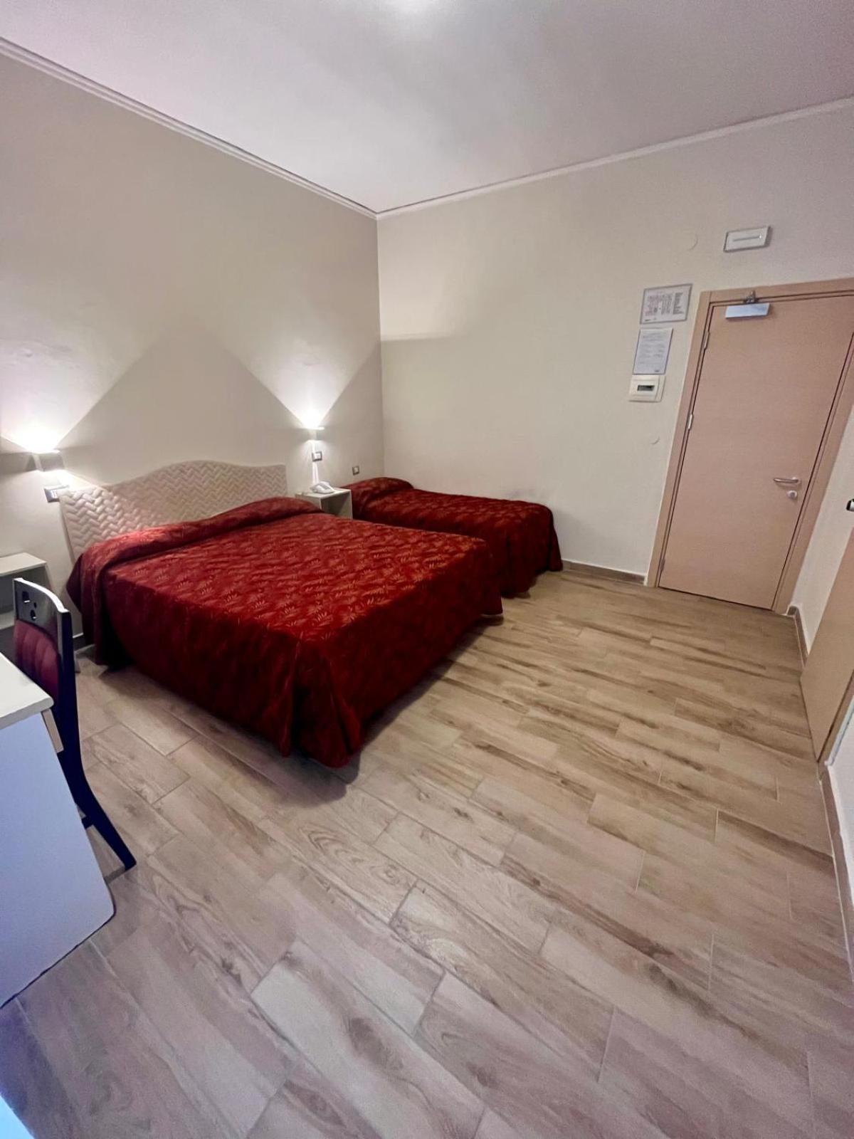 Pisani Hotel San Nicola La Strada Kültér fotó