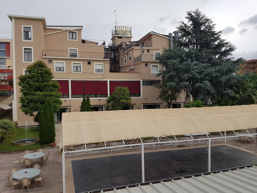 Pisani Hotel San Nicola La Strada Kültér fotó
