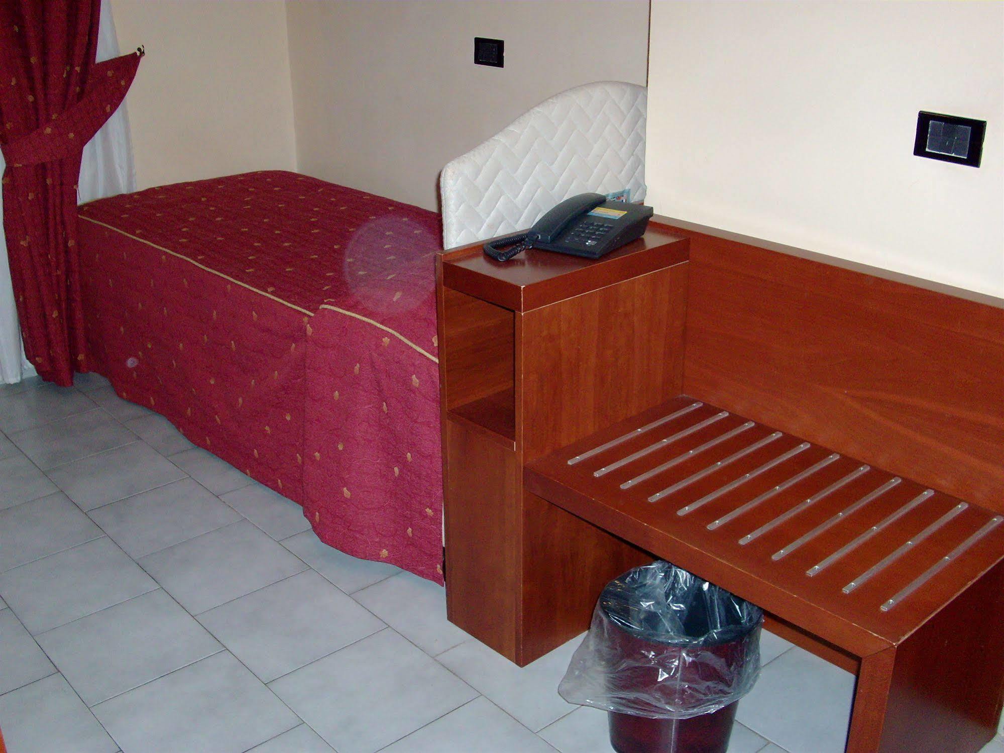 Pisani Hotel San Nicola La Strada Kültér fotó
