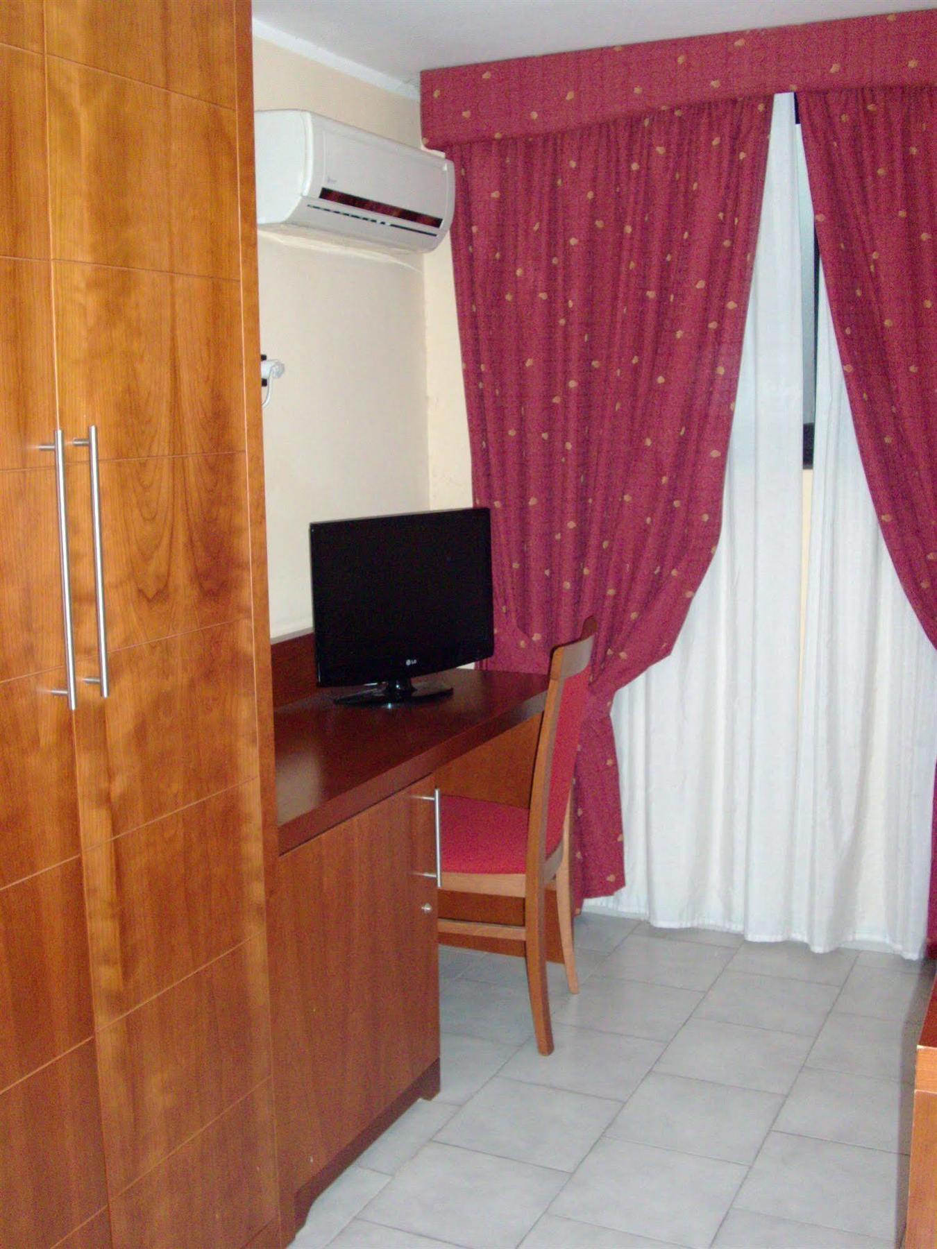 Pisani Hotel San Nicola La Strada Kültér fotó